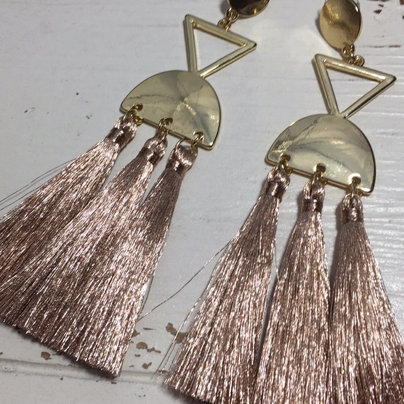 GEOMETRIC MULTI TASSEL EARRINGS - Picture 4 of 7